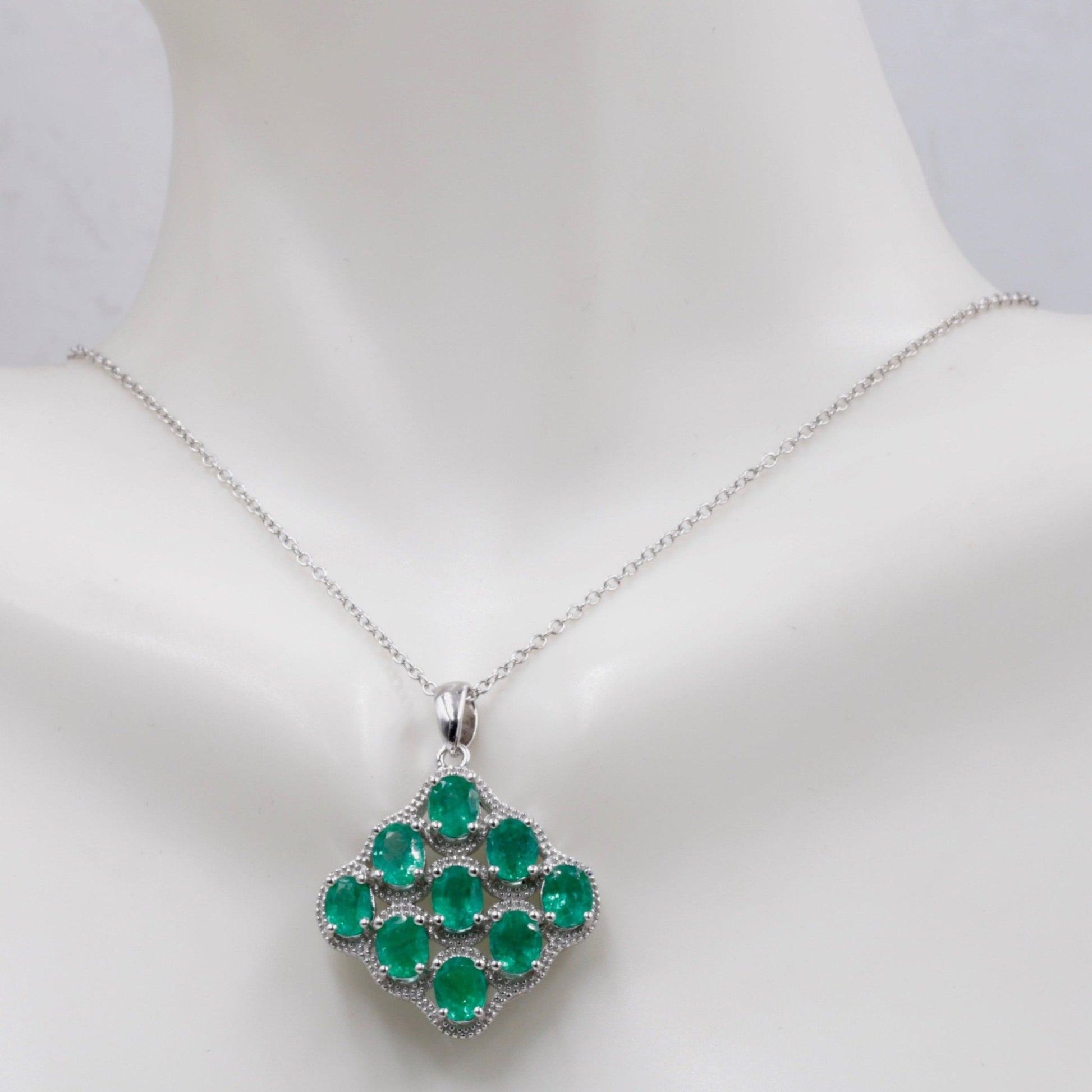 925 Natural Emerald Pendant Necklace - Taj Mahal Gems