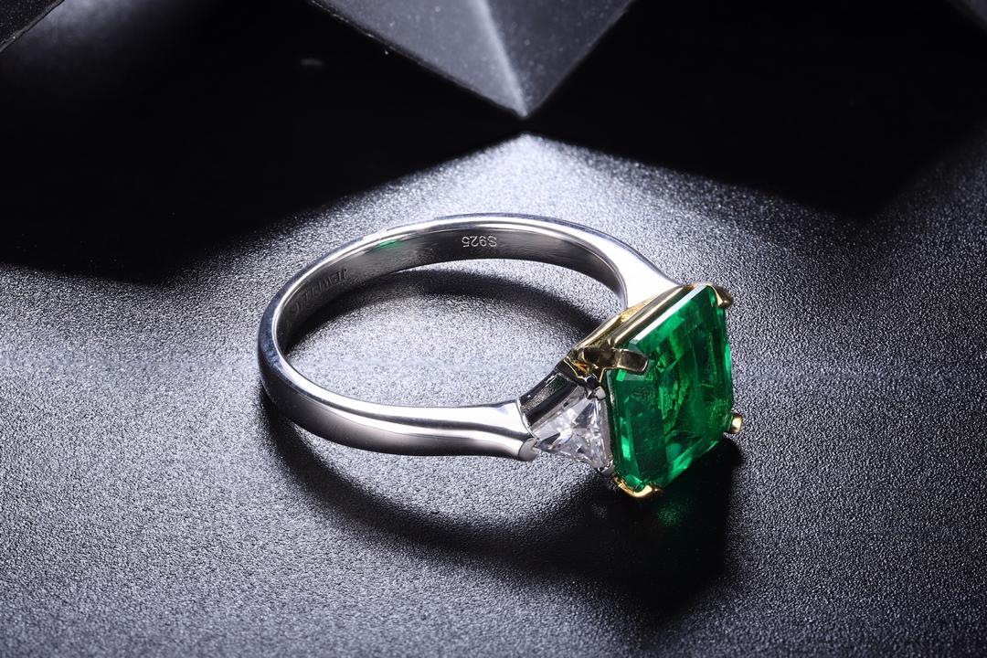 Luxury Two - Tone Emerald Ring - Taj Mahal Gems