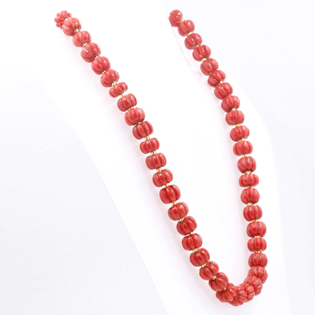 Natural Red Coral Jewelry Necklace with Craved Beads