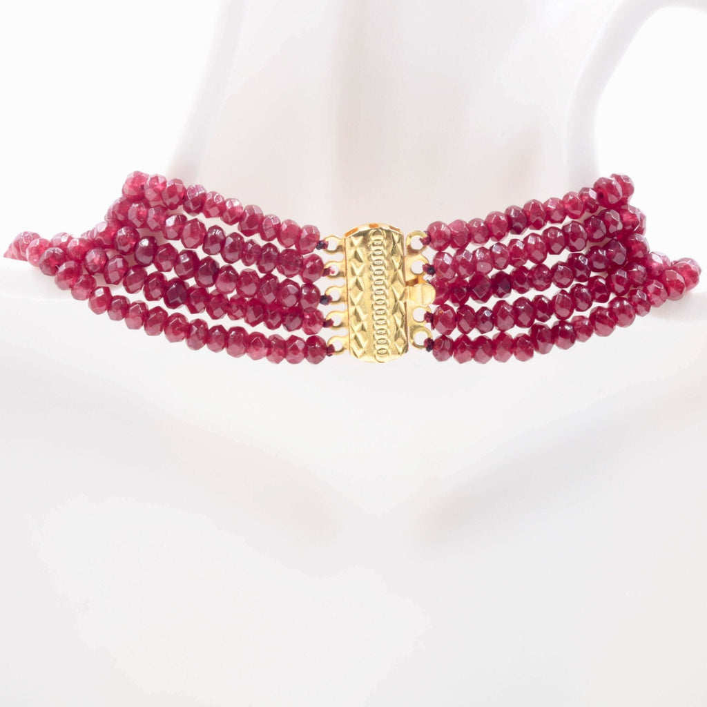 Beaded Red Quartz Necklace: Chic Design