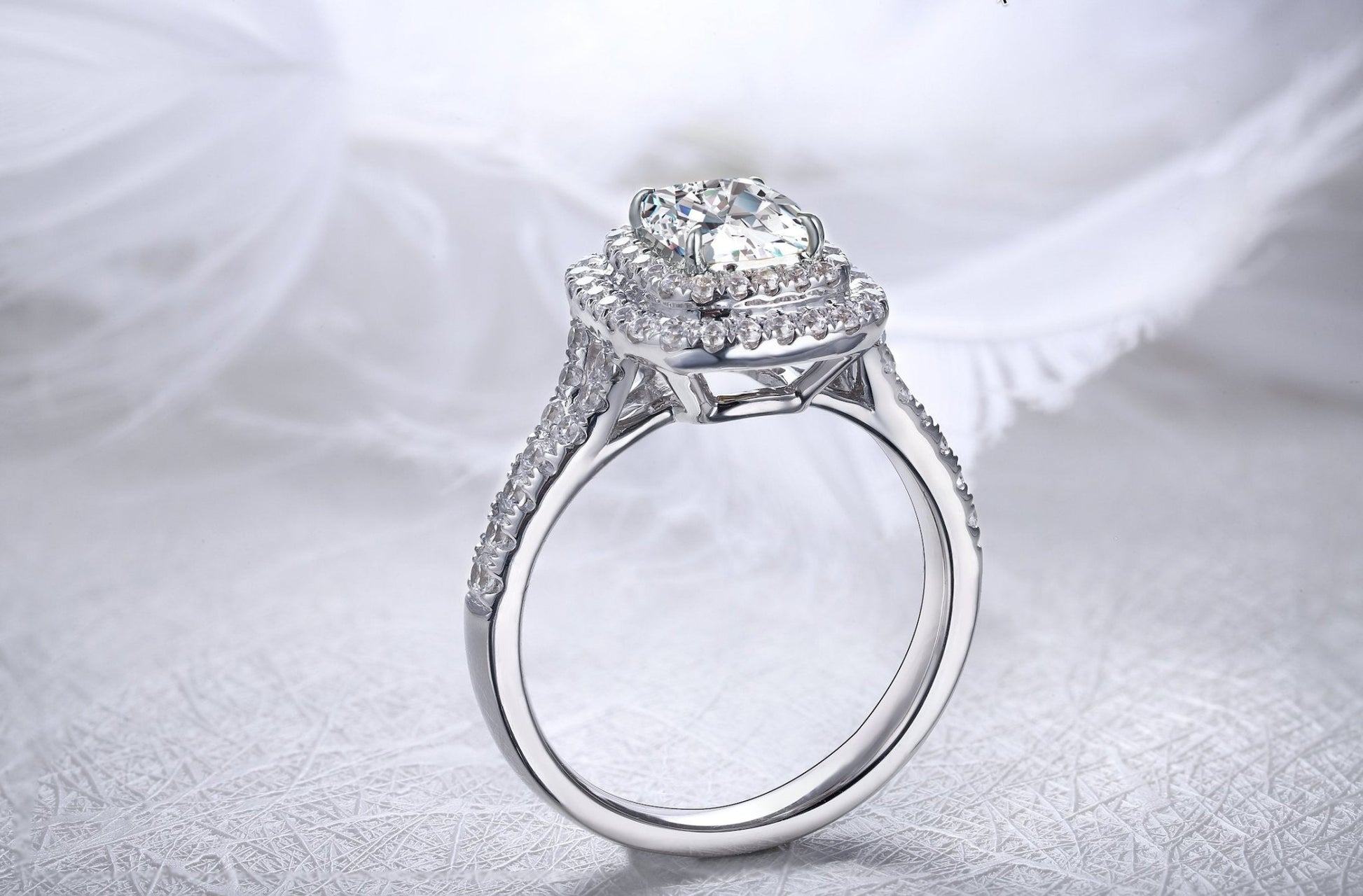Luxury Halo Jewelems Diamond Ring - Taj Mahal Gems