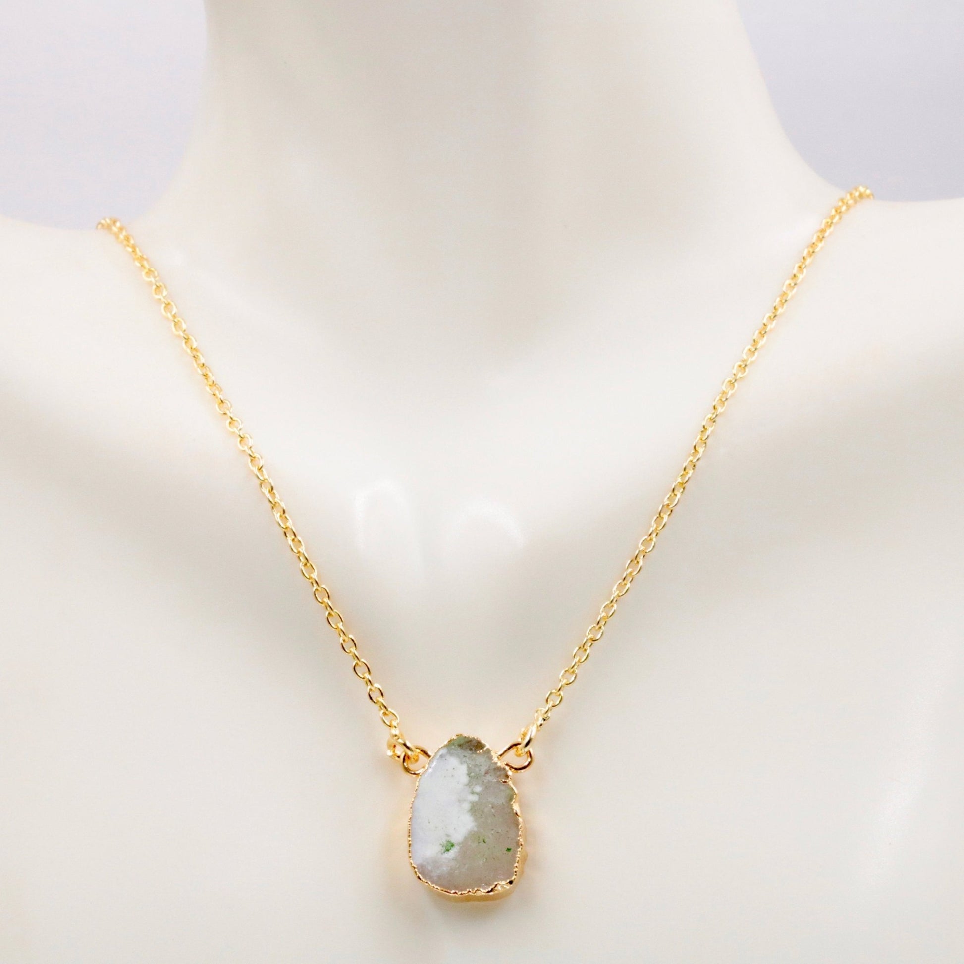 Single Color Natural Shape Gemstone with Chain Necklace - Taj Mahal Gems