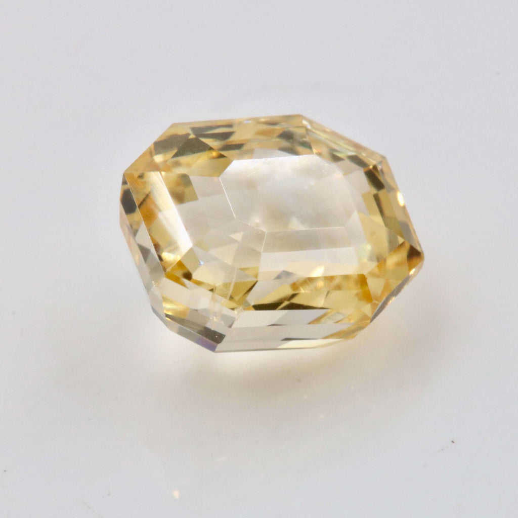 Faceted Yellow Sapphire Gemstone for Personalized Jewelry