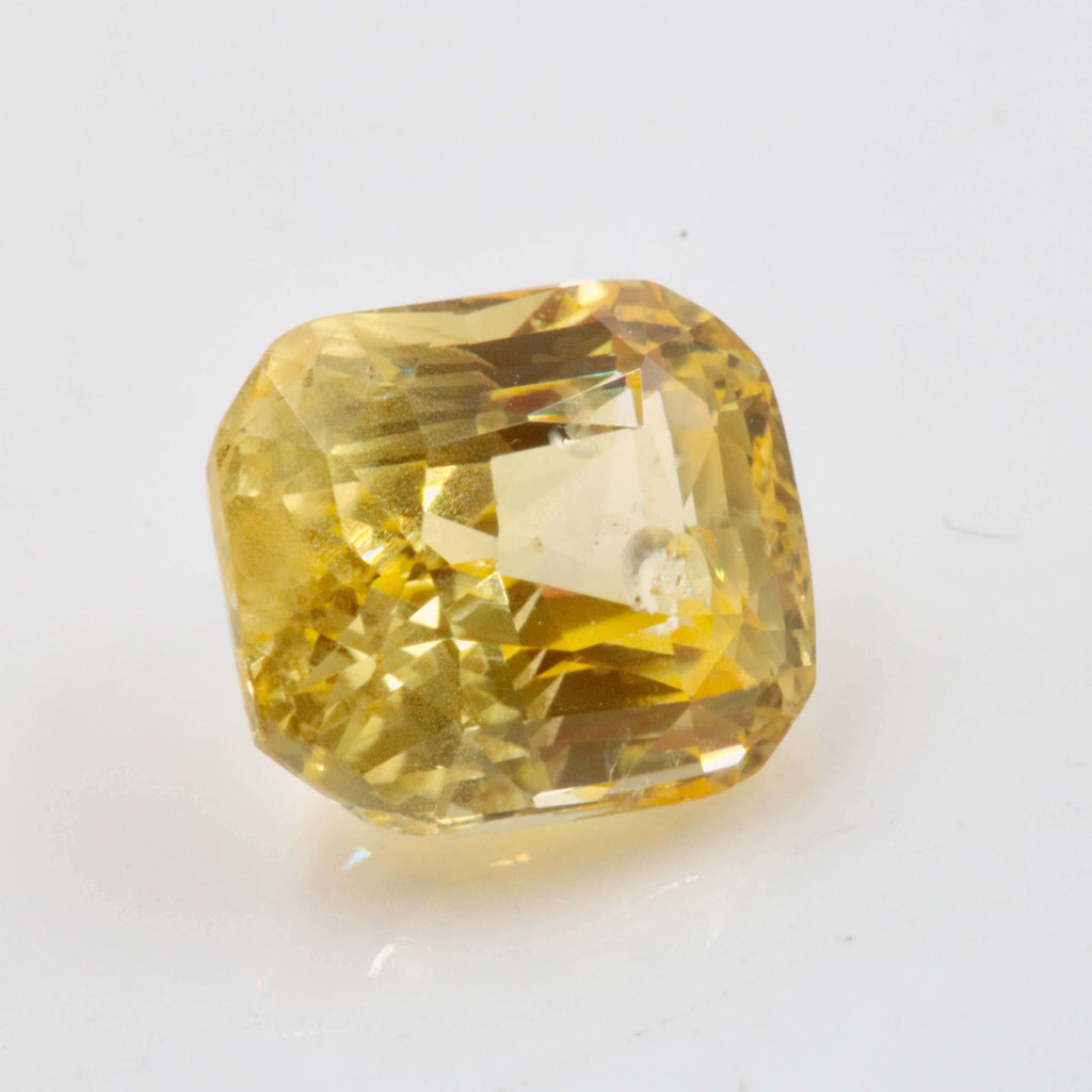 Yellow Sapphire Faceted Gemstone: Customized Elegance