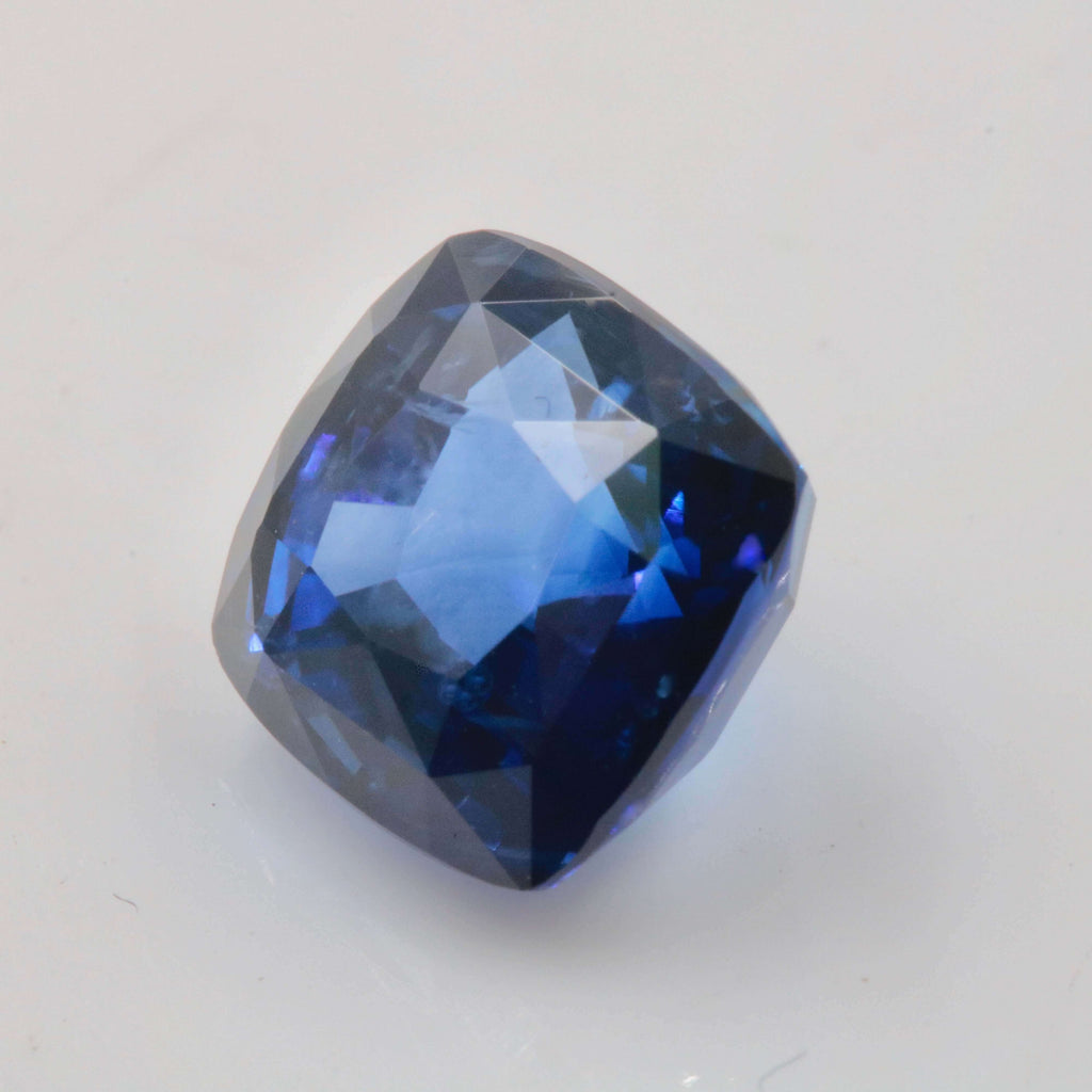 Natural blue sapphire cushion cut faceted gemstone for pendant