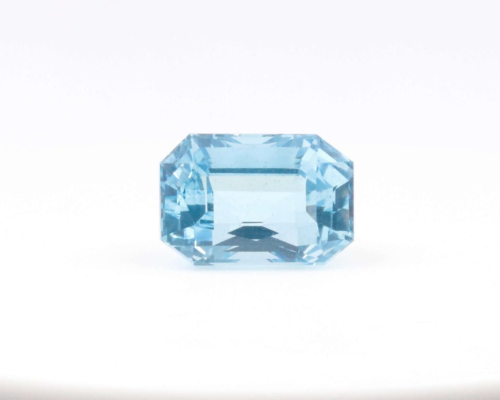 Custom Jewelry Designs: Blue Aquamarine Gemstone