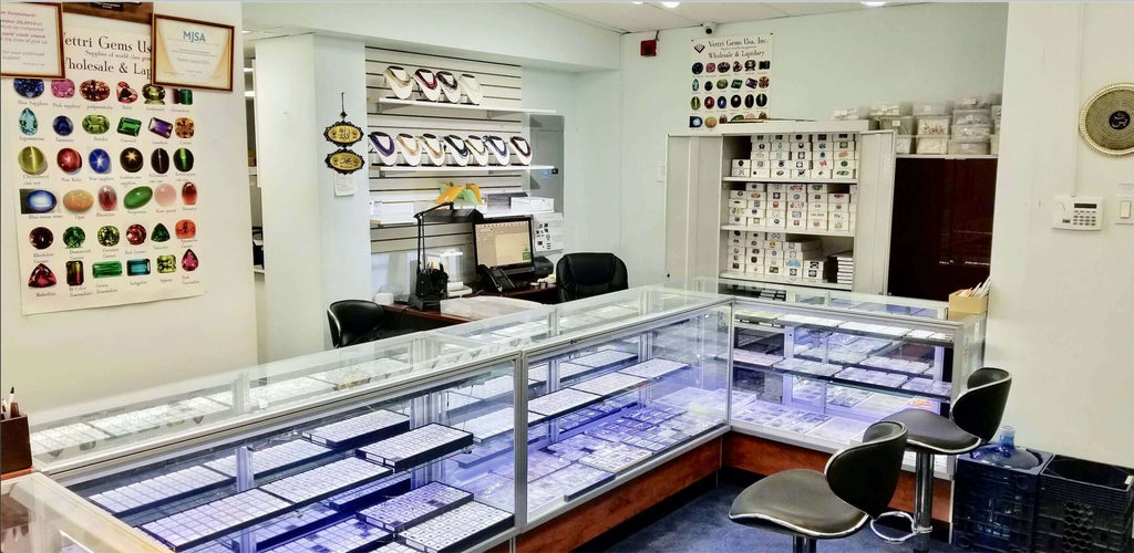 Natural Gemstones & Jewelry Shop in Diamond District