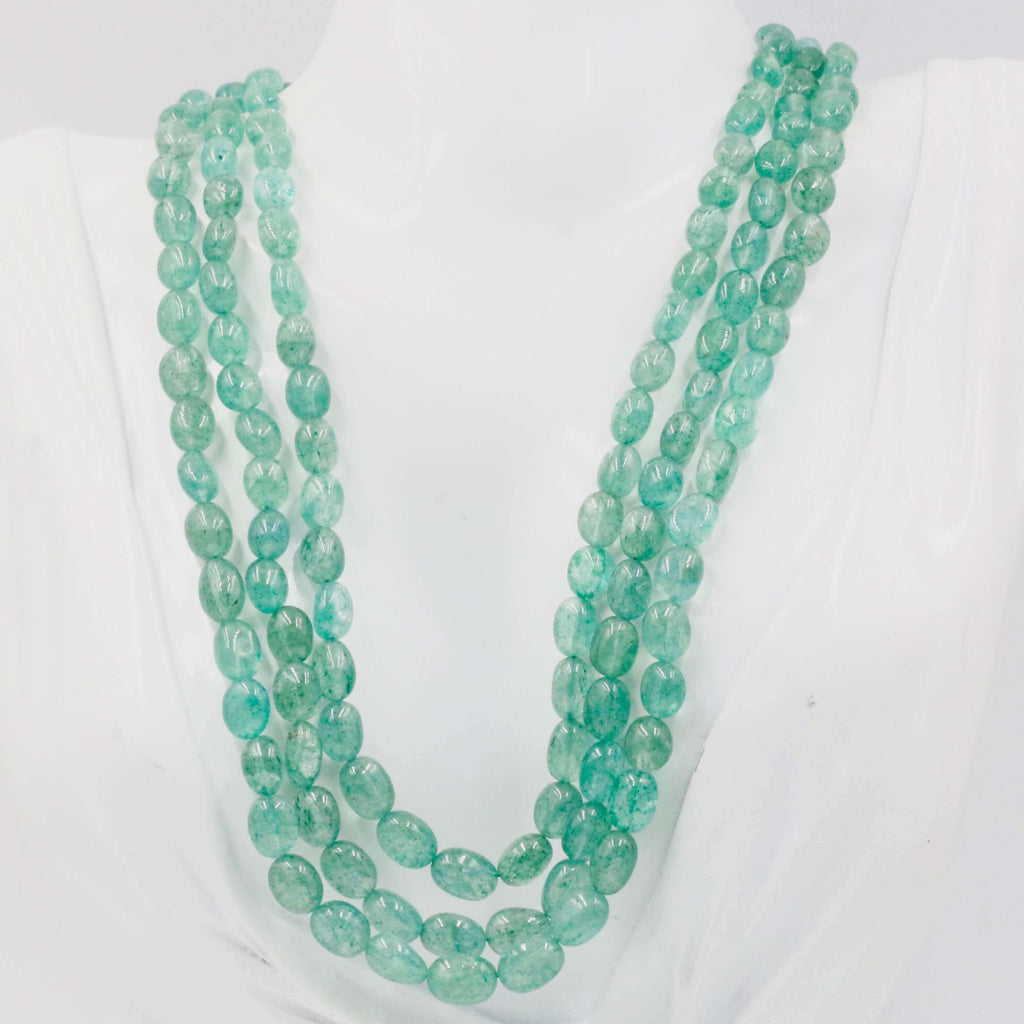 Russian Emerald Quartz Necklace: Stylish Gemstone Detail