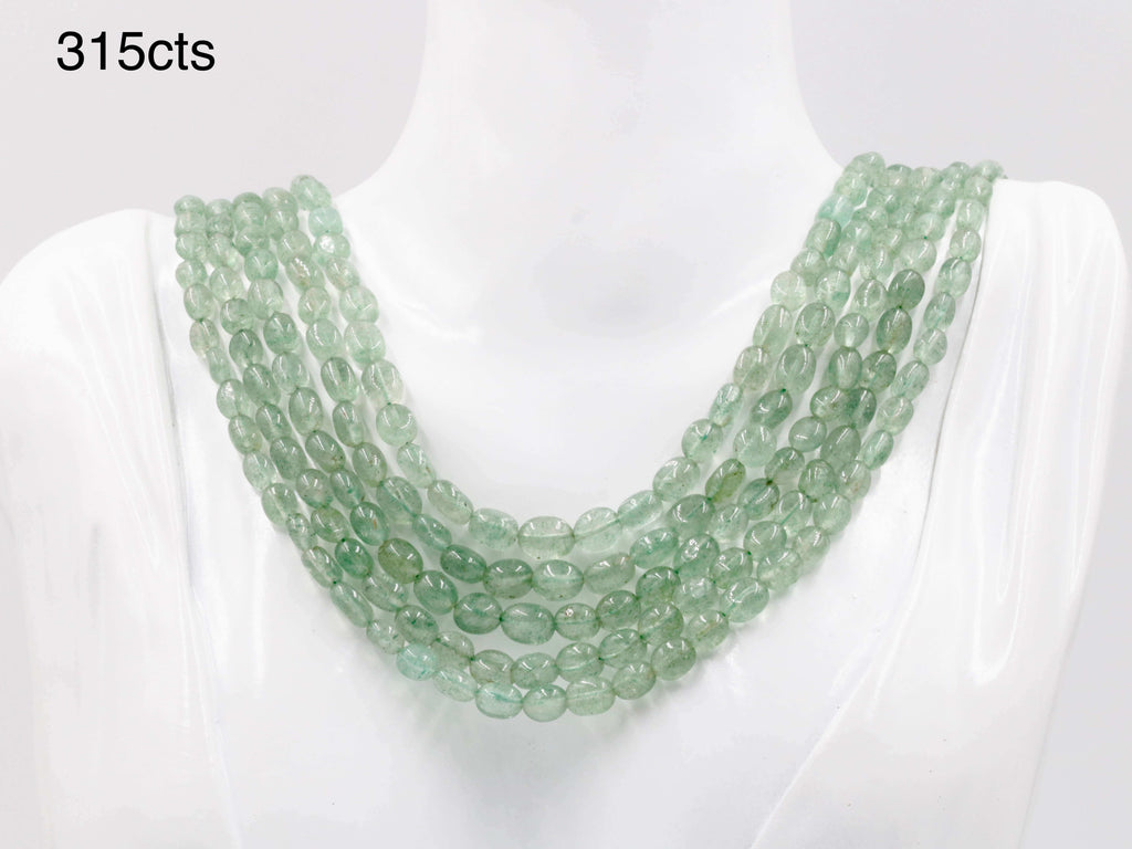 Natural Emerald Green Necklace: Gemstone Elegance