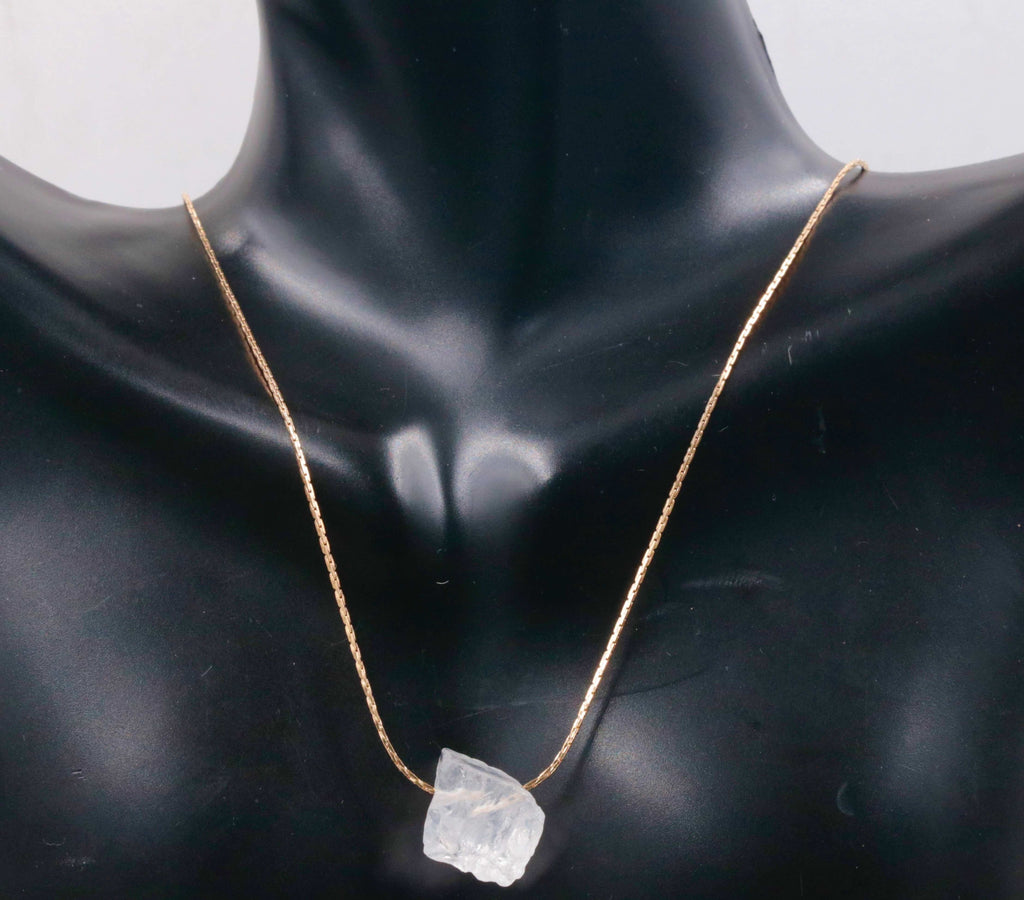 Healing Crystals Necklace: Raw Crystal Detail