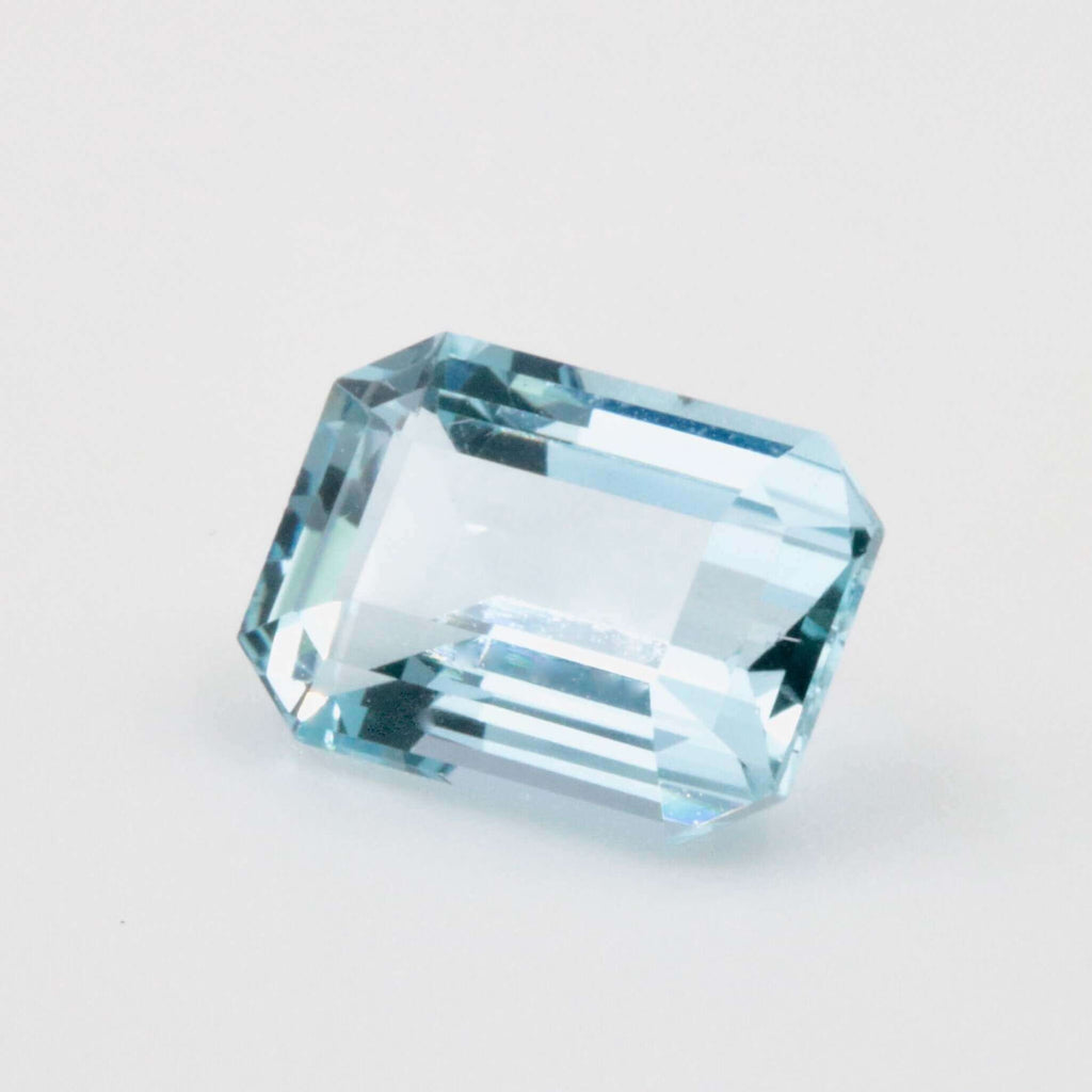 Designers' Choice: Natural Blue Aquamarine Gemstone