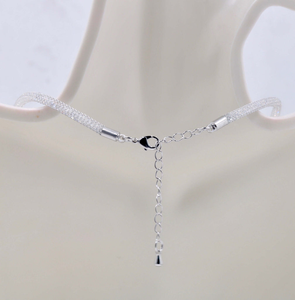 Silver Mesh Sparkling Necklace Design Idea