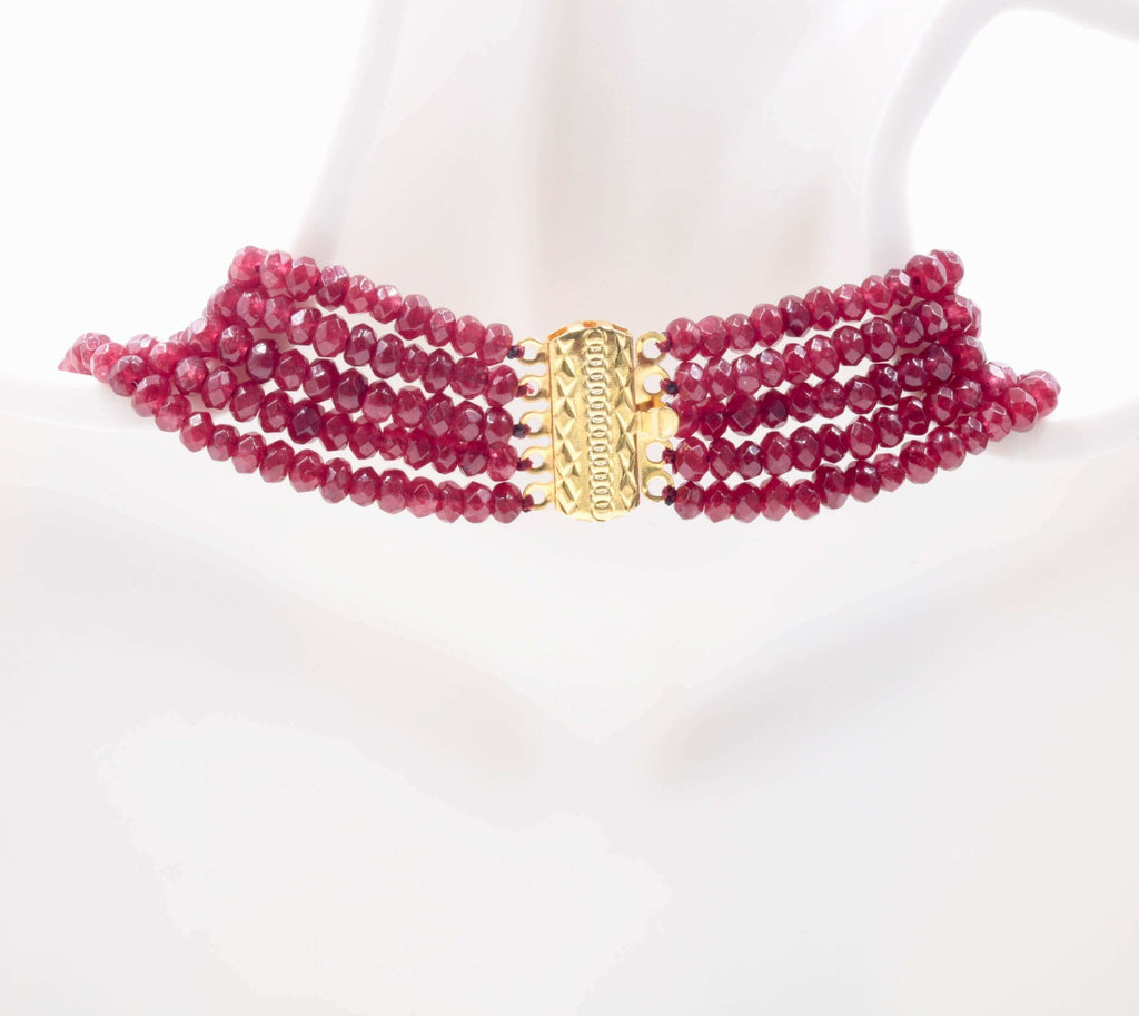 Beaded Red Quartz Necklace: Chic Design
