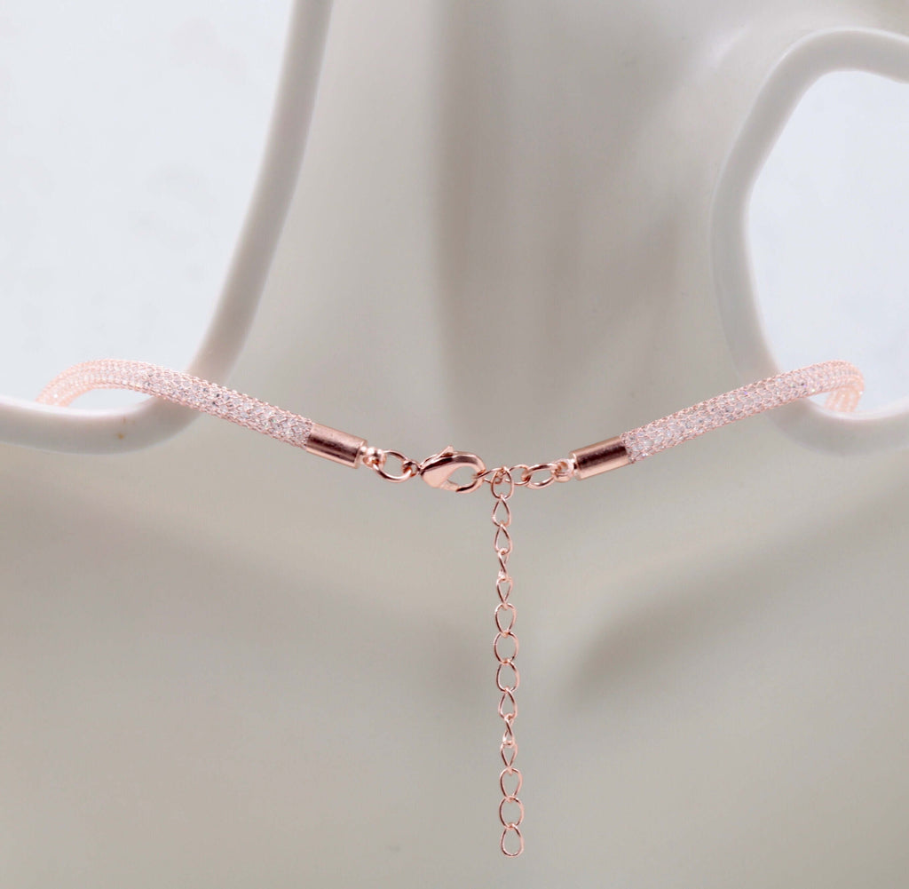 Gold Mesh Sparkling Necklace Design Idea